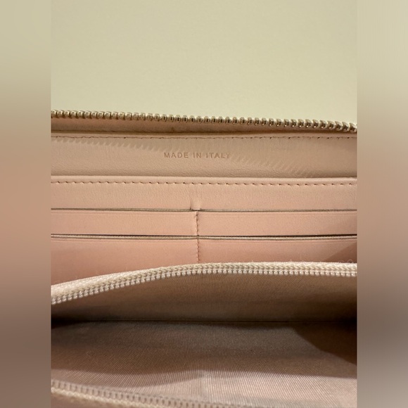 Chanel Tweed Deauville zip around wallet - Picture 6 of 12